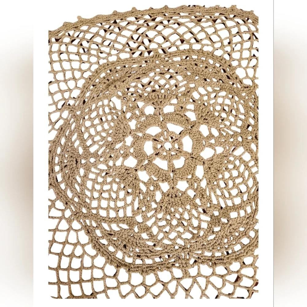 Hand Crafted Crochet Round Lace Doilie Handmade Floral Centerpiece Beige Vtg Mat